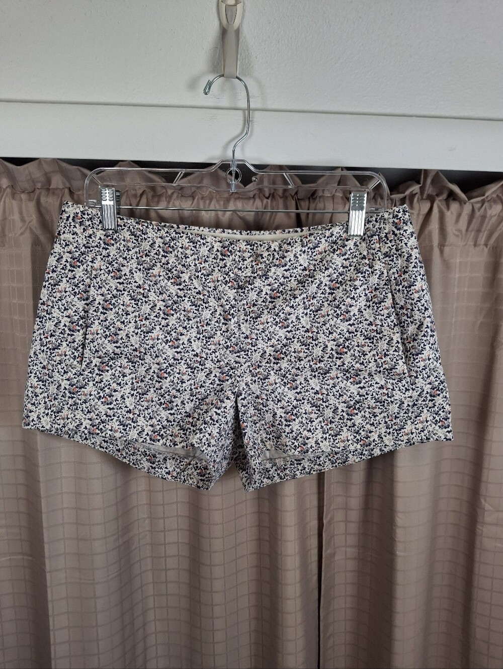 J Crew White Chino Shorts Blue Print Size 6
